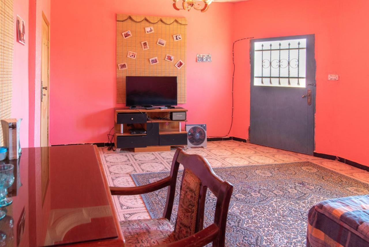 Bedouin Pink Ecohouse Wadi Musa Exterior photo