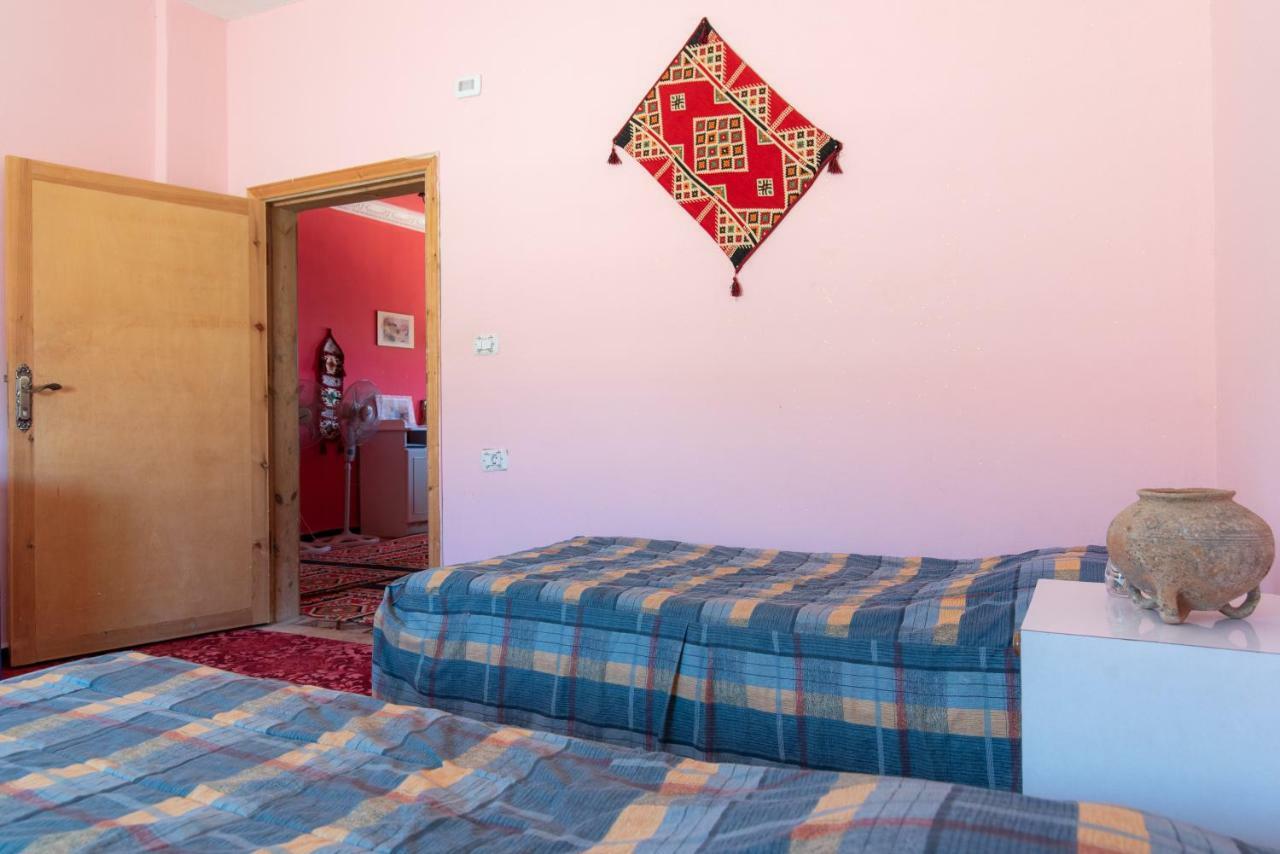 Bedouin Pink Ecohouse Wadi Musa Exterior photo